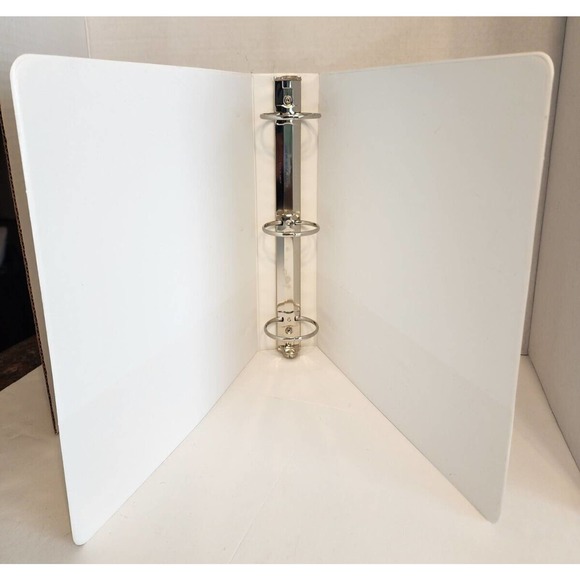 LOT OF (4) 3 RING BINDERS; 1 inch to 2 1/2 inch - Picture 6 of 7